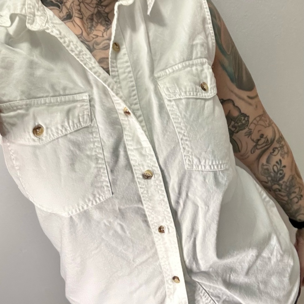 Pass Port Fashion Vintage Women's White Sleeveless Button Up Shirt Size Medium - Picture 2 of 8